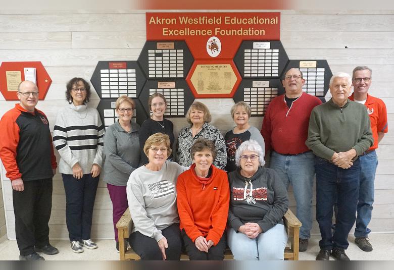 The Akron Hometowner - Staff Photo - Create Article
