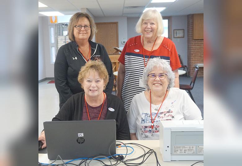 The Akron Hometowner - Staff Photo - Create Article