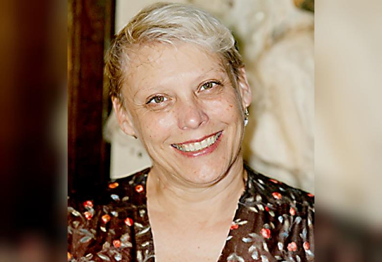 The Akron Hometowner - Staff Photo - Create Article
