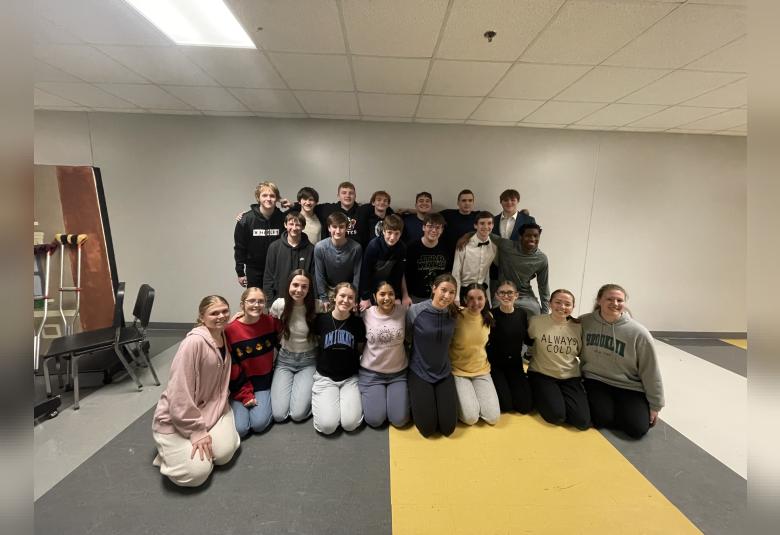 The Akron Hometowner - Staff Photo - Create Article