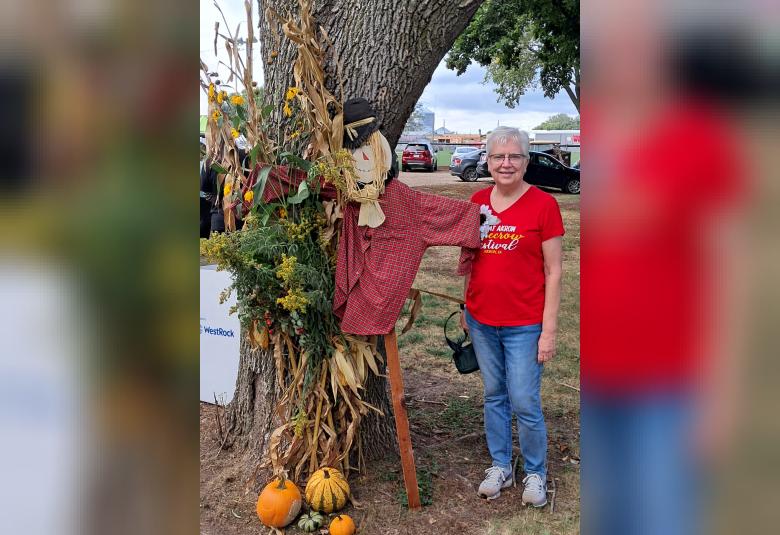 The Akron Hometowner - Staff Photo - Create Article