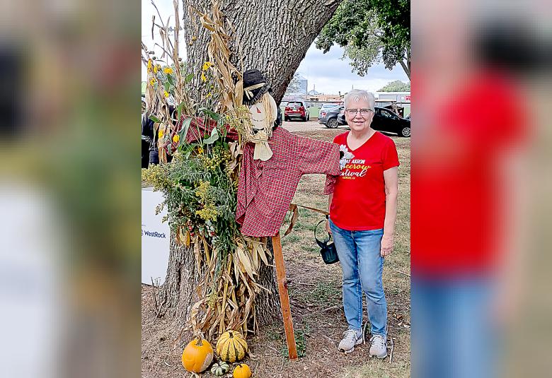 The Akron Hometowner - Staff Photo - Create Article