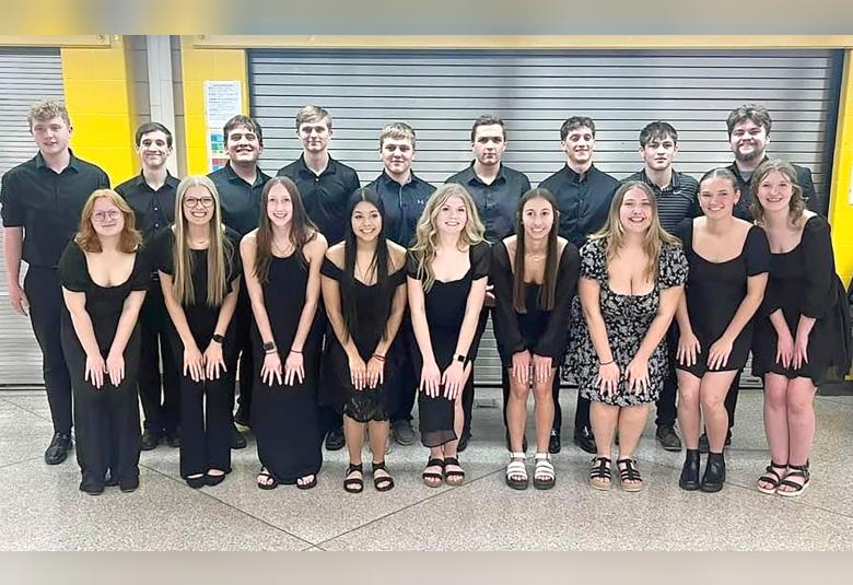 The Akron Hometowner - Staff Photo - Create Article
