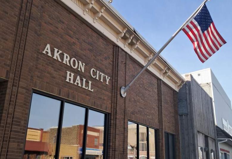 The Akron Hometowner - Staff Photo - Create Article