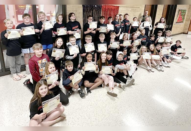 The Akron Hometowner - Staff Photo - Create Article