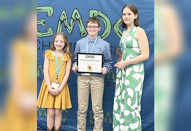 The Akron Hometowner - Staff Photo - Create Article