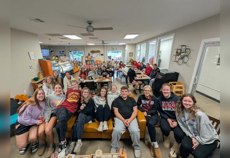 The Akron Hometowner - Staff Photo - Create Article