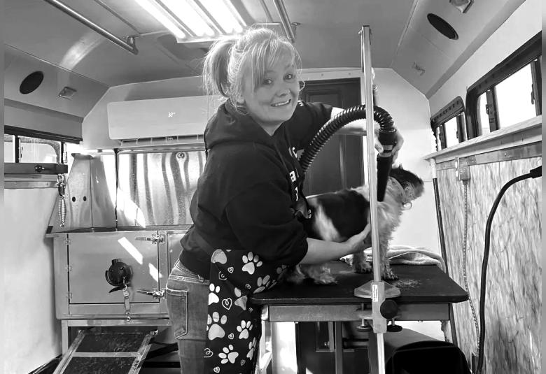 The Akron Hometowner - Staff Photo - Create Article
