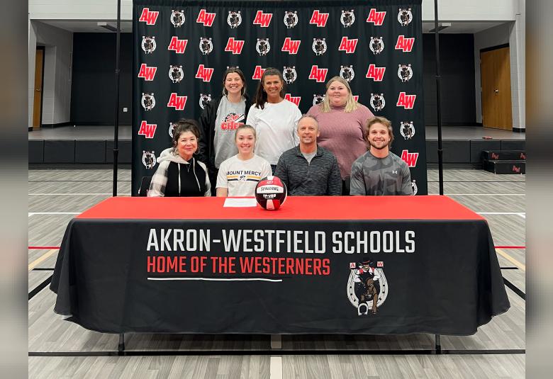 The Akron Hometowner - Staff Photo - Create Article
