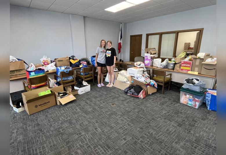 The Akron Hometowner - Staff Photo - Create Article
