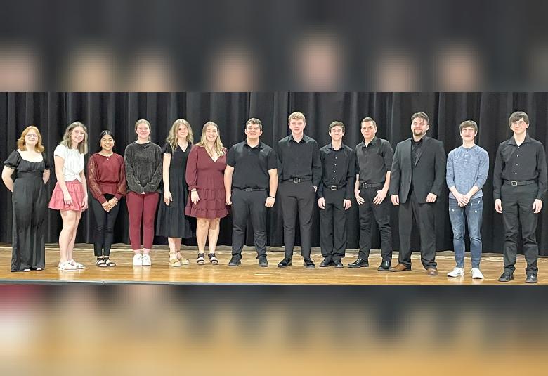 The Akron Hometowner - Staff Photo - Create Article