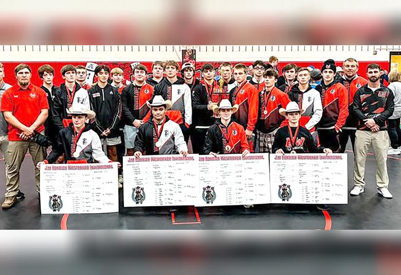 The Akron Hometowner - Staff Photo - Create Article