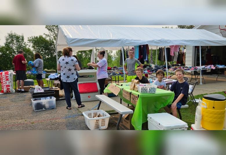 The Akron Hometowner - Staff Photo - Create Article