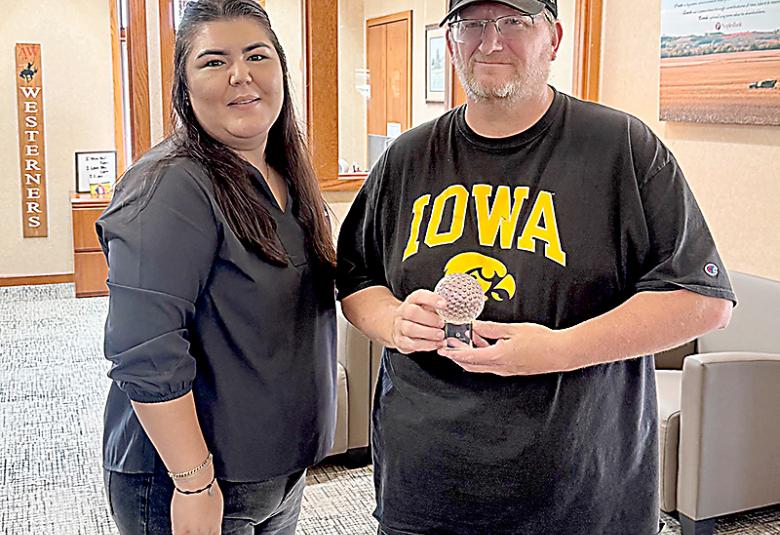 The Akron Hometowner - Staff Photo - Create Article