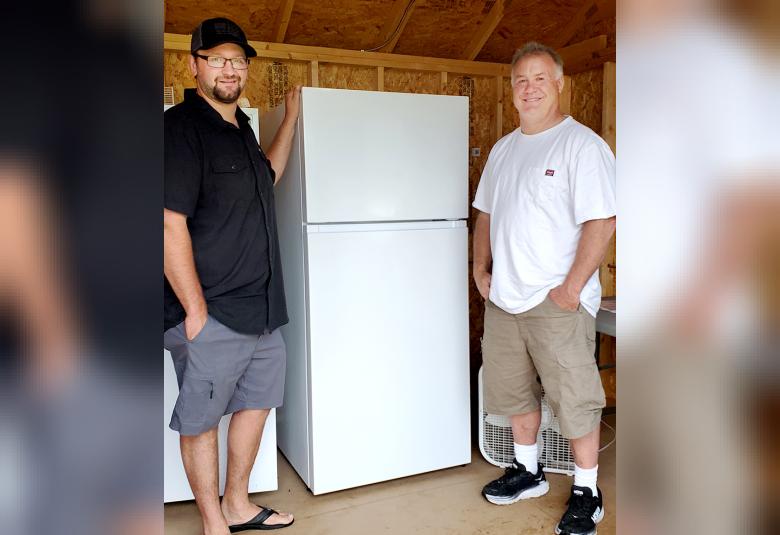 The Akron Hometowner - Staff Photo - Create Article
