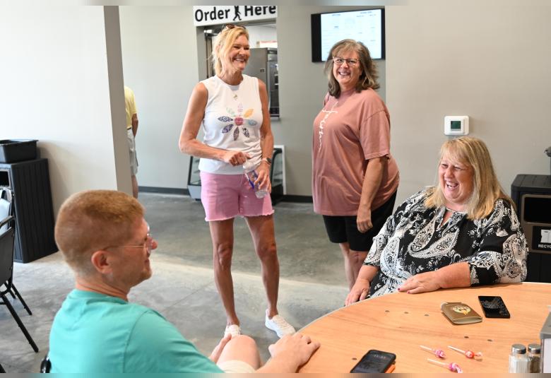 The Akron Hometowner - Staff Photo - Create Article