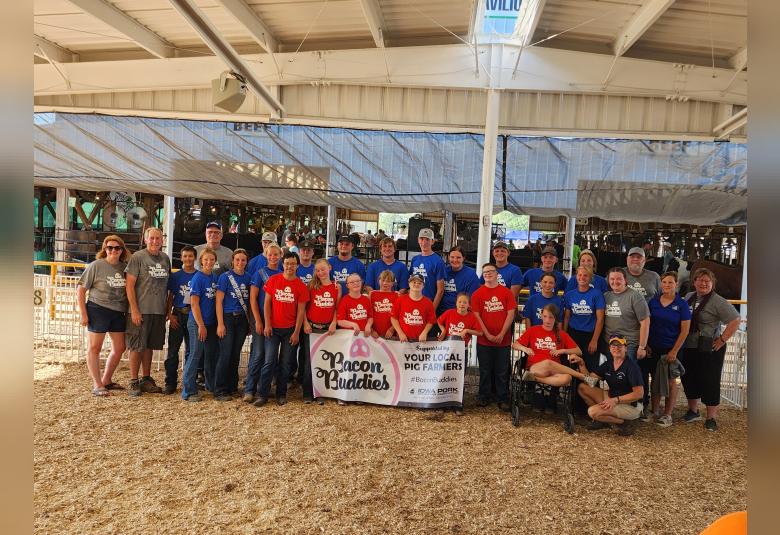 The Akron Hometowner - Staff Photo - Create Article