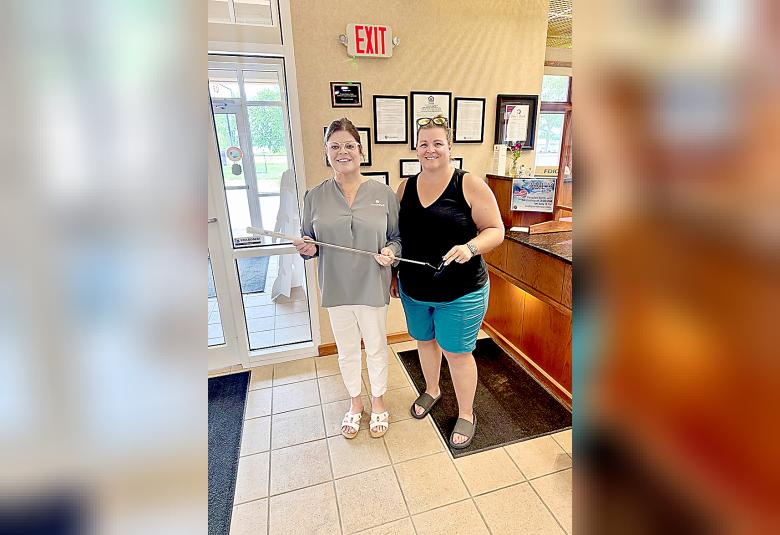 The Akron Hometowner - Staff Photo - Create Article