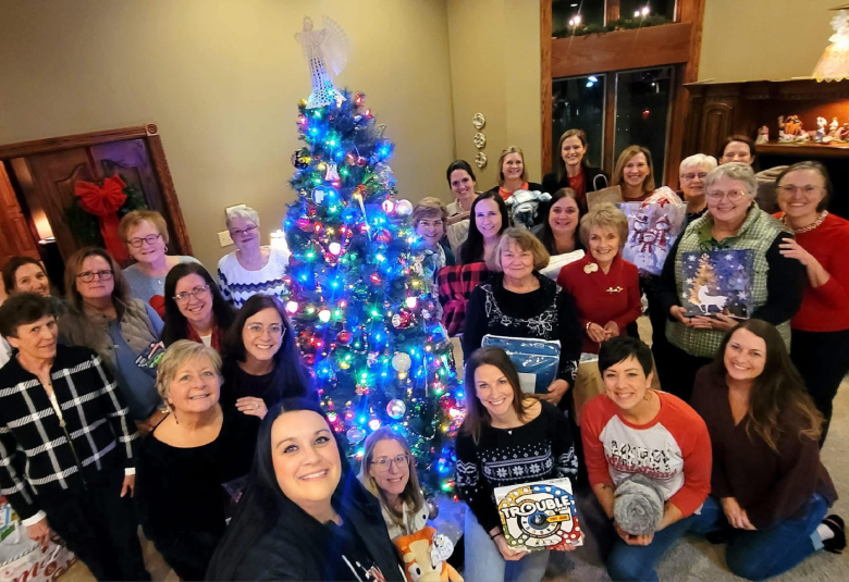 The Akron Hometowner - Staff Photo - Create Article
