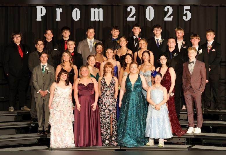 Pictured is the junior class, front from left, Isabella Waterbury, Ashlynn Mahoney, JosiLynne Lennon, MaKenna Combs, and Alana Walters. Second row, Jacob Pierce, Ann Van Noort, Makayla McCully, Emerson Gravenish, Callie Jager, Peyton Small, Addison Vossberg, and Jayden Beyer. Third row, Thomas Mendoza, Drake Hyer, Ella Medina, Kate Solberg, Gabrielle Koch, Ian Milbrodt, and Jeremiah Bruget. Back row, Tayven Smith, Will Hartman, Jace Mallonee, Matthew Swancutt, Adam Brown, Reegan McKee, Titus Renk